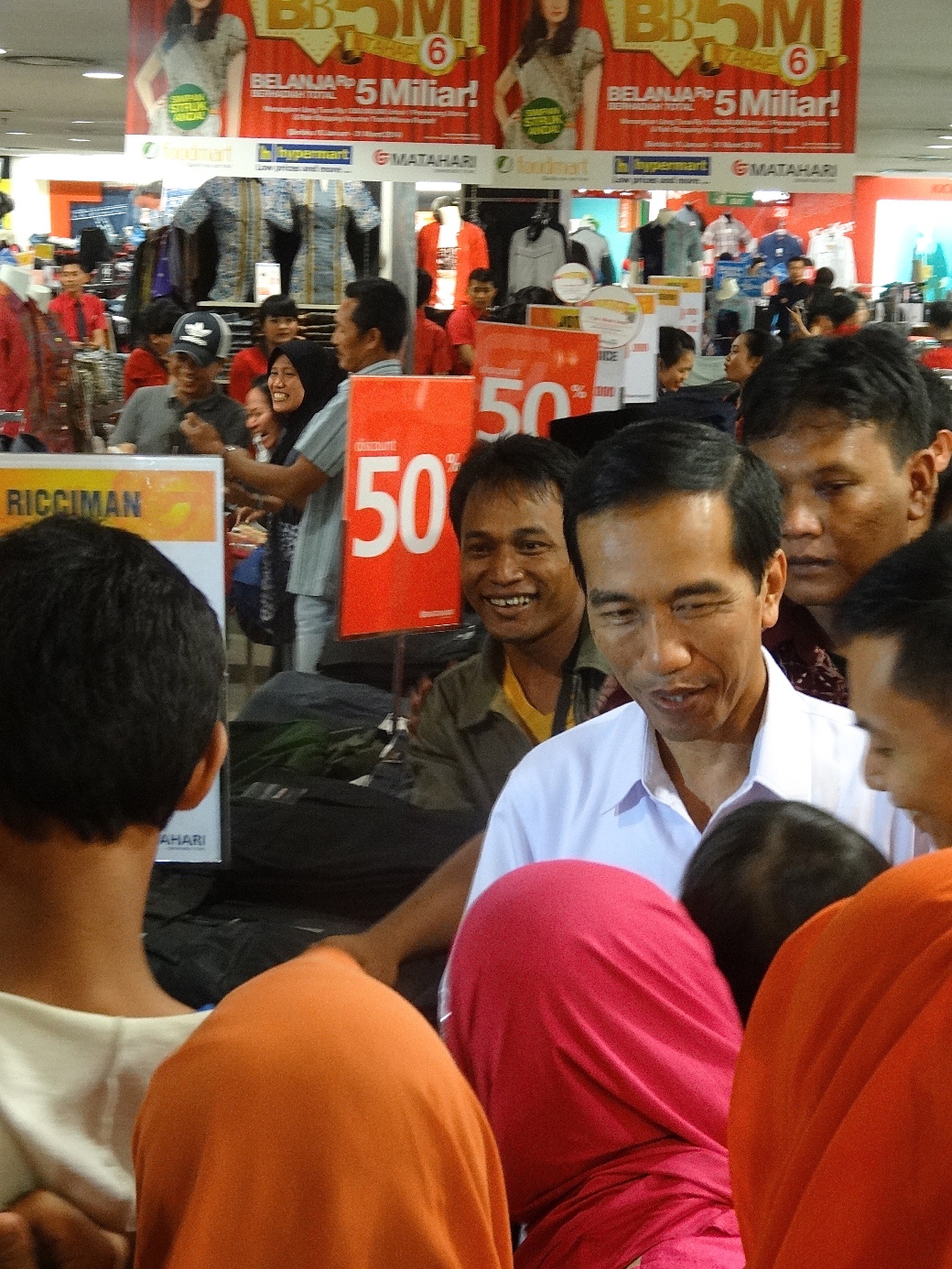 Blusukan in a mall, Lampung, March 2014 - Marcus Mietzner 2. Mietzner 4