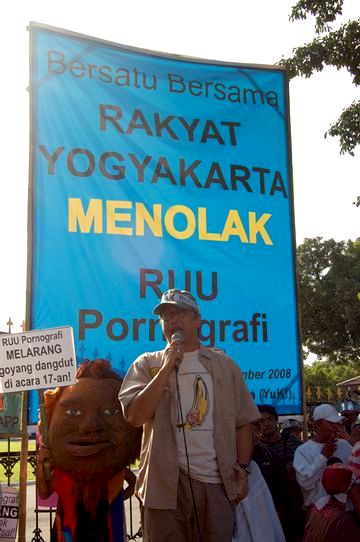 pandhuagie4-orasi_si_butet_yogya.jpg pandhuagie4-orasi_si_butet_yogya.jpg