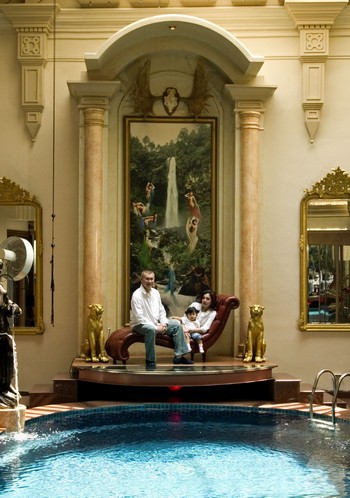 Indonesian opulence: The 62-year old lawyer Warsito Sanyoto and his family. See story by Ben Knapen / Ahmad “deNy” Salman (reachdeny@gmail.com The rich in Indonesia